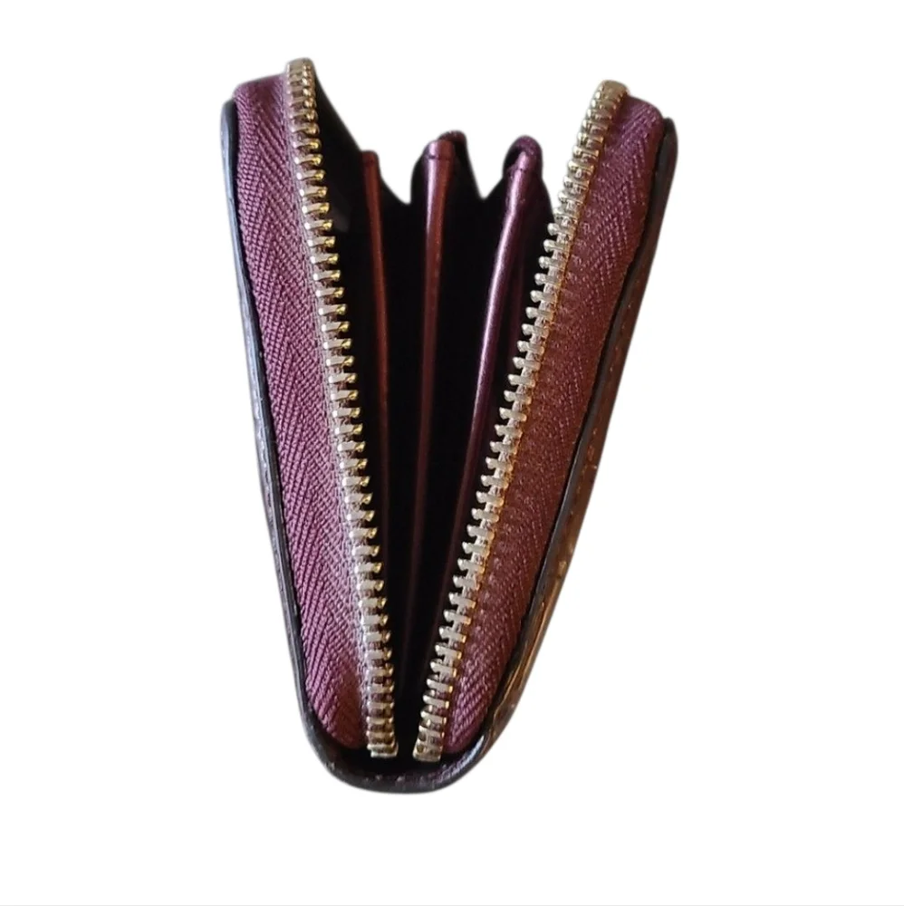 Gucci Guccissima Continental Wallet Interlocking GG Zipper Charm